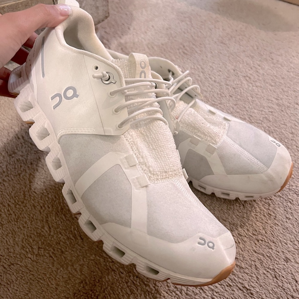 oncloud 5 shoes in white